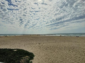 Studio pour 4 avec terrasse et accès direct plage - Carnon, proche Montpellier - Wifi inclus - FR-1-715-51